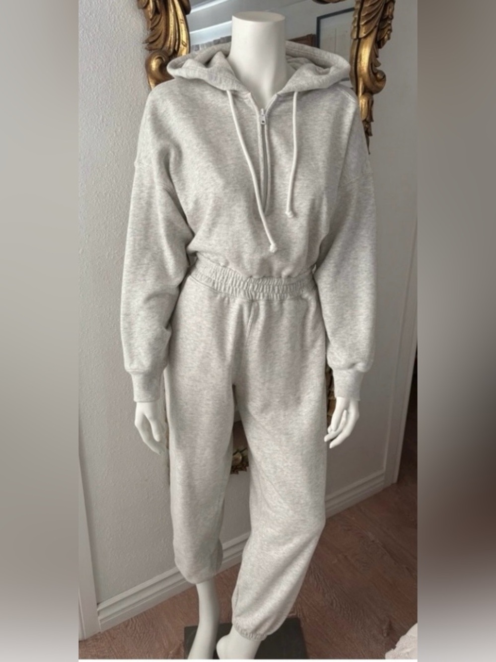 Abercrombie & Fitch
Pants Jumpsuit
With Hoodie